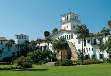 Courthouse Workers Boycott Christmas Luncheon
