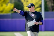 Pete Kwiatkowski Defends Huskies Against Crimson Tide