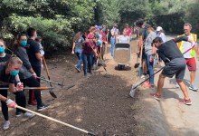 Westmont Students Pitch In to Improve Cold Spring School Pathways