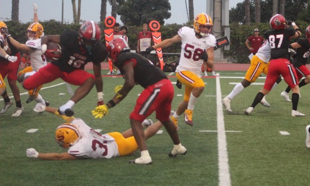 SBCC Staves Off Late Rally to Defeat Perennial Powerhouse Saddleback 34-28 Victory