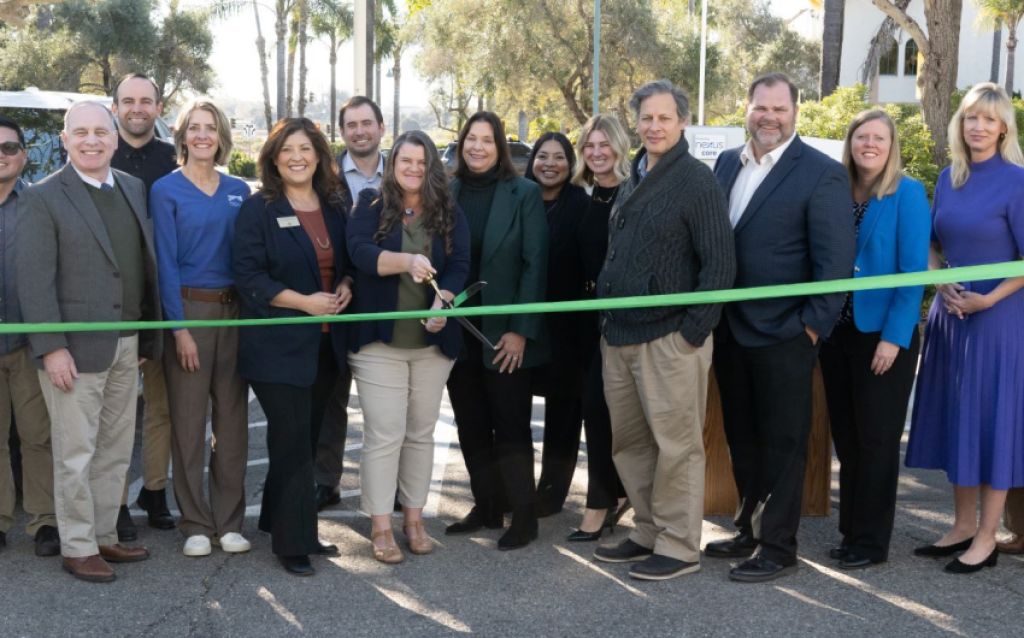 Goleta celebra la inauguración de los cargadores de vehículos eléctricos en el Ayuntamiento