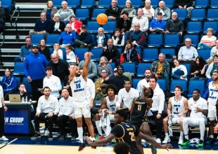 UC Santa Barbara’s Stephan Swenson Beats the Buzzer to Defeat UC Riverside 66-63